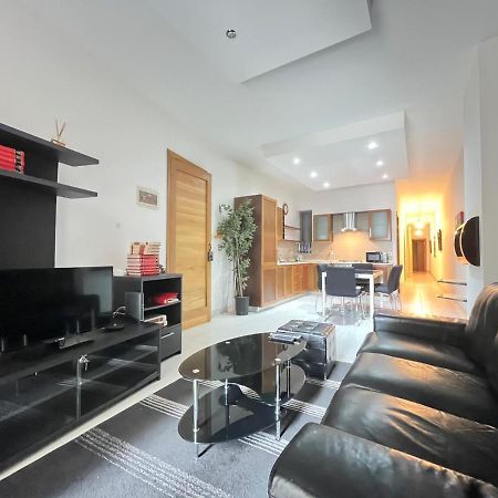 City Center Properties - Modern Two Bedroom Apartment With A Hot Tub And Amazing Location Сент-Полс-Бей Экстерьер фото