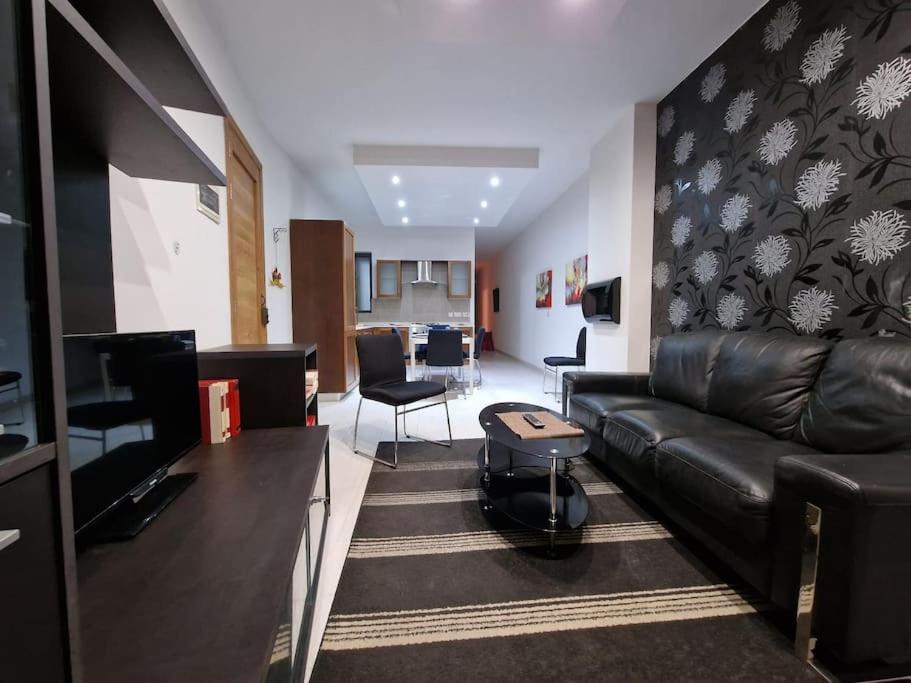 City Center Properties - Modern Two Bedroom Apartment With A Hot Tub And Amazing Location Сент-Полс-Бей Экстерьер фото